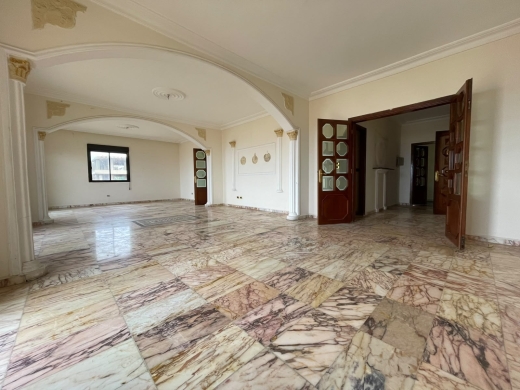 Spacious Apartment With Sea View For Sale in Dawhit El Hoss — 2