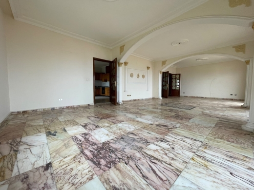 Spacious Apartment With Sea View For Sale in Dawhit El Hoss