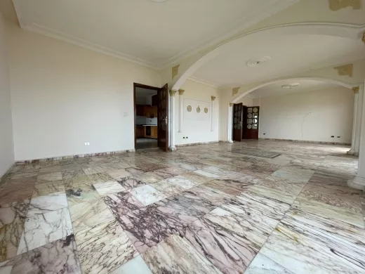 Spacious Apartment With Sea View For Sale in Dawhit El Hoss