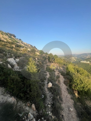 Investment Land/flat terrain/sea views/access to main road/Gharzouz,… — 2
