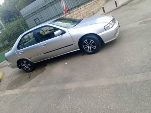 Nissan Sunny 2000