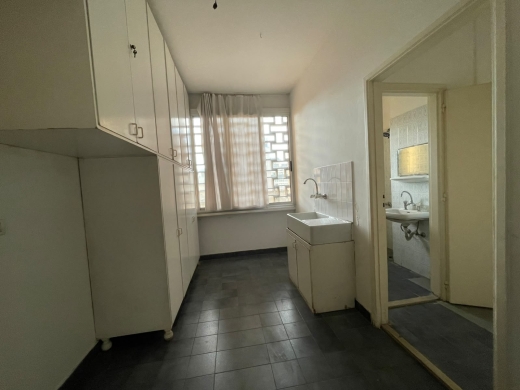 Spacious Apartment For Rent in Ain al-Mraiseh, Ras Beirut — 5