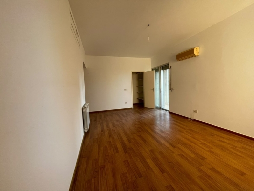 Spacious Apartment For Rent in Ain al-Mraiseh, Ras Beirut — 7