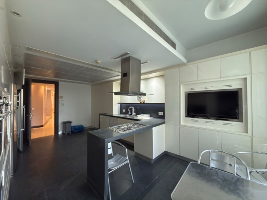 Spacious Apartment For Rent in Achrafieh, Near Charles Malek — 9