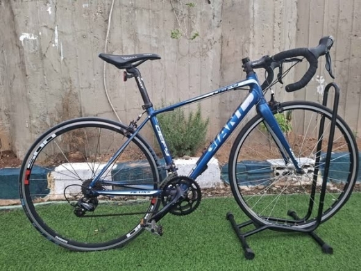 Giant Defy Road Bike