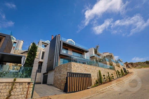 فيللا فخمة للبيع في الدامور كاشفة بحر 550م | Luxury Villa for Sale in Damour Sea View 550m