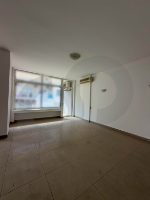 300 SQM Apartment for sale/Needs renovation/Prime… — 4