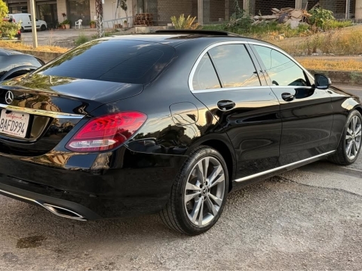 Mercedes C 300 model 2018 — 5