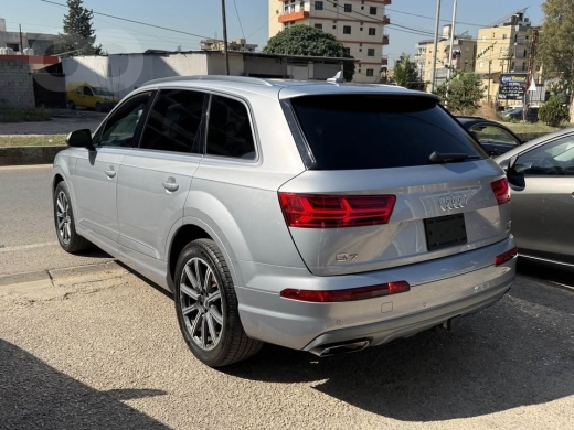 Audi Q7 model 2017 — 5