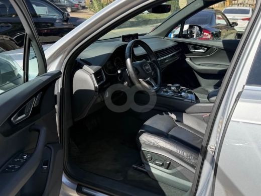 Audi Q7 model 2017 — 4
