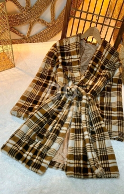 Clothes, Footwear & Accessories in Loussiya - جاكيت فرو نسائي