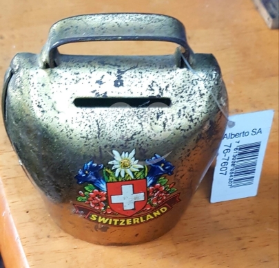 Antiques & Collectibles in Batroun - قجة (حاصالة) معدنية تراثية بتصميم الجرس السويسري