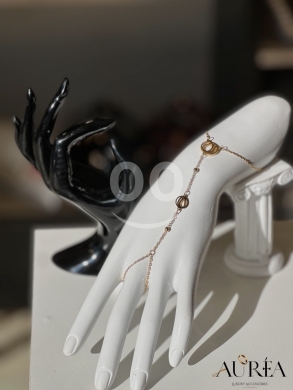 الملابس، الأحذية والزينة في  - Hand braclet