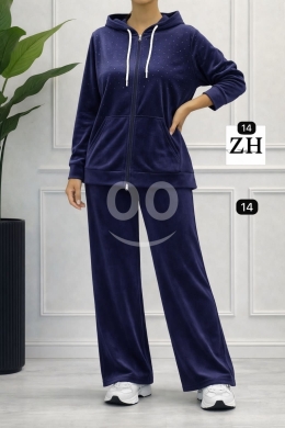 طقم نسائي مخمل مضلع مريح بسحاب وقبعة | Women's Ribbed Velvet Tracksuit with Hood — 3