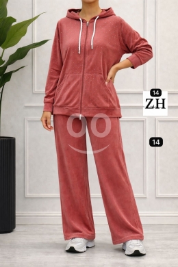 طقم نسائي مخمل مضلع مريح بسحاب وقبعة | Women's Ribbed Velvet Tracksuit with Hood — 2