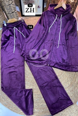 طقم نسائي مخمل مضلع مريح بسحاب وقبعة | Women's Ribbed Velvet Tracksuit with Hood — 6