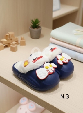 شبشب أطفال شتوي بتصميم ألترا مان - مبطن بالفرو | Kids' Winter Ultraman Slippers - Fur Lin… — 2