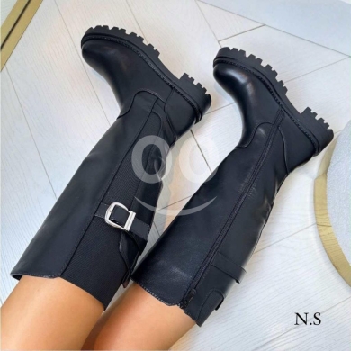 Clothes, Footwear & Accessories in Abou Samra - بوتين نسائي طويل أسود بتصميم شتوي متين | Premium Durable Black Knee-High Winter Boots