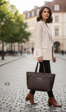 حقيبة يد نسائية كلاسيكية سوداء فاخرة | Classic Luxury Black Women's Tote Bag — 2