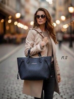 Clothes, Footwear & Accessories in Abou Samra - حقيبة يد نسائية كلاسيكية سوداء فاخرة | Classic Luxury Black Women&#039;s Tote Bag