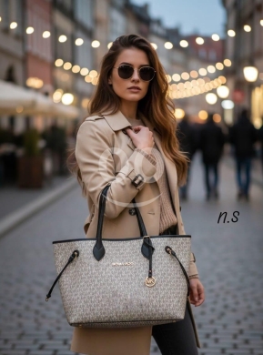 حقيبة يد نسائية كلاسيكية سوداء فاخرة | Classic Luxury Black Women's Tote Bag — 4