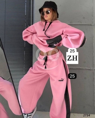 طقم رياضي نسائي فليس أحمر | Trendy Red Fleece Women's Tracksuit with Leather Details — 4