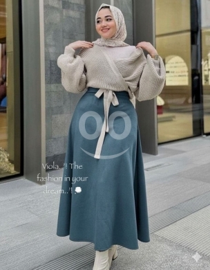 الملابس، الأحذية والزينة في قرعون - طقم كنزة لف مع تنورة مخمل ناعم وأنيق | Elegant Wrap Sweater & Soft Velvet Skirt Set