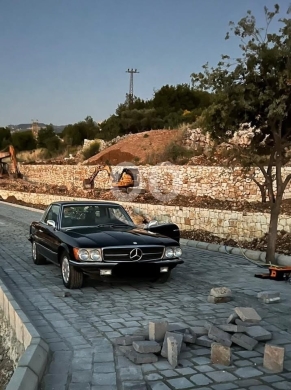 Mercedes-Benz in Batroun - Mercedes 450 SLC 1974