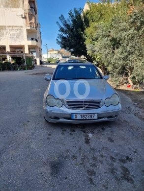 Mercedes-Benz in Sarafande - 240 model 2002