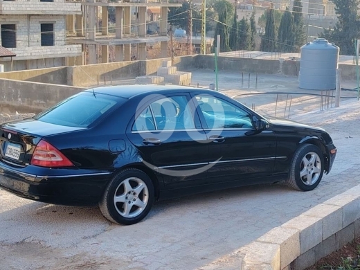 Mercedes-Benz in Baalback - C240 2004