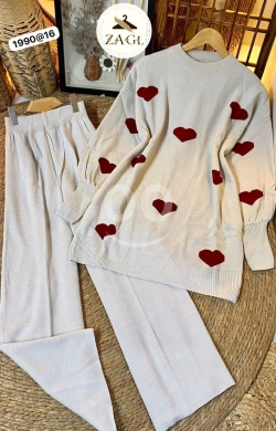 Vêtements, chaussures et accessoires dans Abou Samra - طقم صوف نسائي ناعم بتصميم قلوب حمراء لطيفة ومهضومة | Sweet & Cozy Women&#039;s Knitwear Heart Design Set
