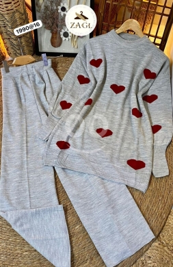 طقم صوف نسائي ناعم بتصميم قلوب حمراء لطيفة ومهضومة | Sweet & Cozy Women's Knitwear Heart … — 5