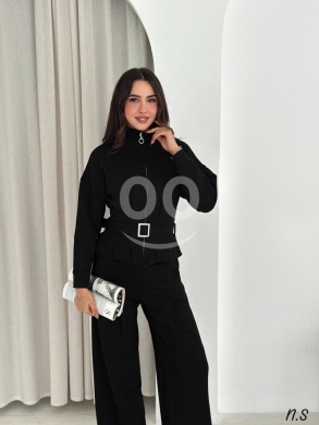 Clothes, Footwear & Accessories in Abou Samra - طقم نسائي قطعتين سبور شيك أنيق وعصري | Women&#039;s Elegant 2-Piece Sport Chic Pant & Top Set