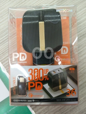 Mobile accessories in Tripoli - شاحن موكسوم السريع بقوة ٣٦ واط | MOXOM PD 36W Fast Charger MX-HC23