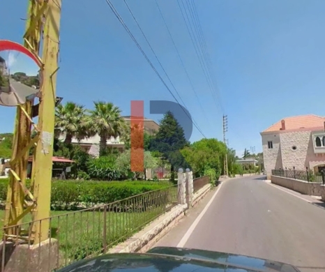 R9-3050 Land for Sale in Bechmezine – Koura (1,100 m², Zoning 20/40) — 3