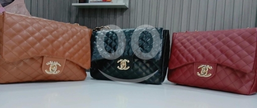 Clothes, Footwear & Accessories in Saida - Luxury Quilted Shoulder Bag with Golden Chain Strap - Elegant Classic Design in Multiple Colors