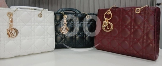 Clothes, Footwear & Accessories in Saida - elegant Diamond-Stitch Tote in Multiple Colors