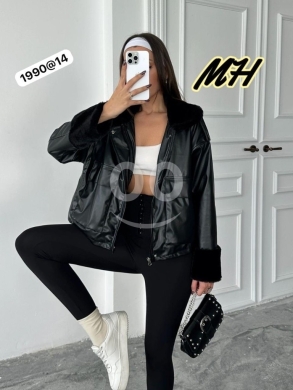 Clothes, Footwear & Accessories in Loussiya - جاكيت فرو نسائي