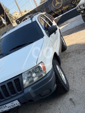 جيب في طرابلس - Grand Cherokee 2004