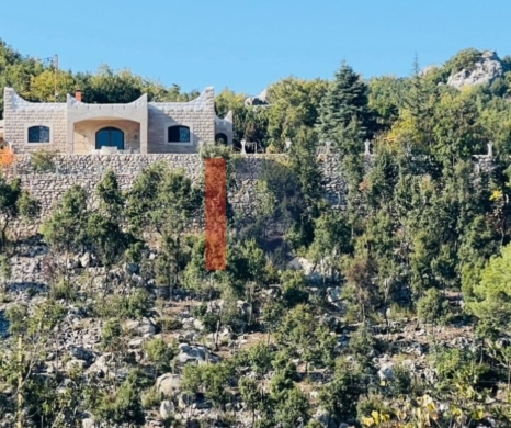 R9-3063 Villa for Sale in Ajaltoun – Keserwan (2,300 m² Land, Expansion Potential) — 3