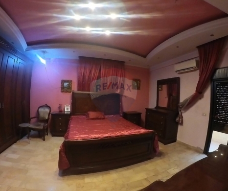 شقق للبيع في Al Monla - R9-3065 Apartment for Sale in Monla Street - Tripoli شقة للبيع في شارع منلا طرابلس