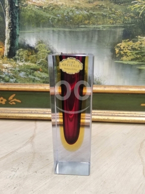Antiques & Collectibles in Tripoli - فاز كريستال مورانو ألماني تقنية سومرسو أنتيك | Antique German Murano Sommerso Crystal Cube Vase