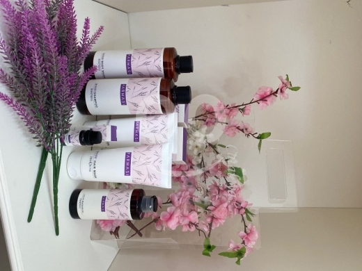 Health & Beauty in Al Dahye - مجموعة فارماسي بالخزامى للعناية المتكاملة بالجسم والشعر | Farmasi Lavender Full Body & Hair Care Set