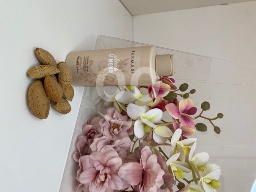 مجموعة فارماسي بزبدة الشيا واللوز للعناية بالجسم | Farmasi Shea & Almond Body Care Gift S… — 2
