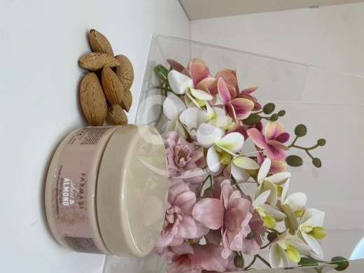 مجموعة فارماسي بزبدة الشيا واللوز للعناية بالجسم | Farmasi Shea & Almond Body Care Gift S… — 3