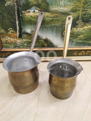 Antiques & Collectibles in Other - طقم ركاوي قهوة نحاس أصلي عدد 2 | Pair of Traditional Handmade Copper Coffee Pots (Rakweh)