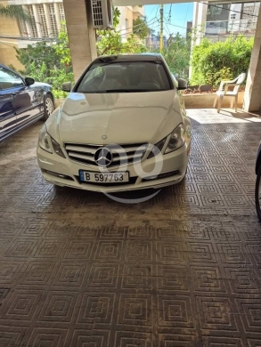 مرسيدس بنز في مدينة بيروت - Mercedes 350E 2012