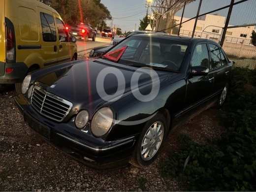 Mercedes-Benz in Zrariyeh - E200 model 2001