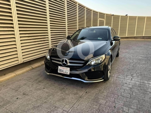 مرسيدس بنز في مدينة بيروت - Mercedes-Benz C300 2018