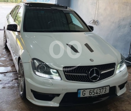 Mercedes-Benz dans Saïda - C300 2013